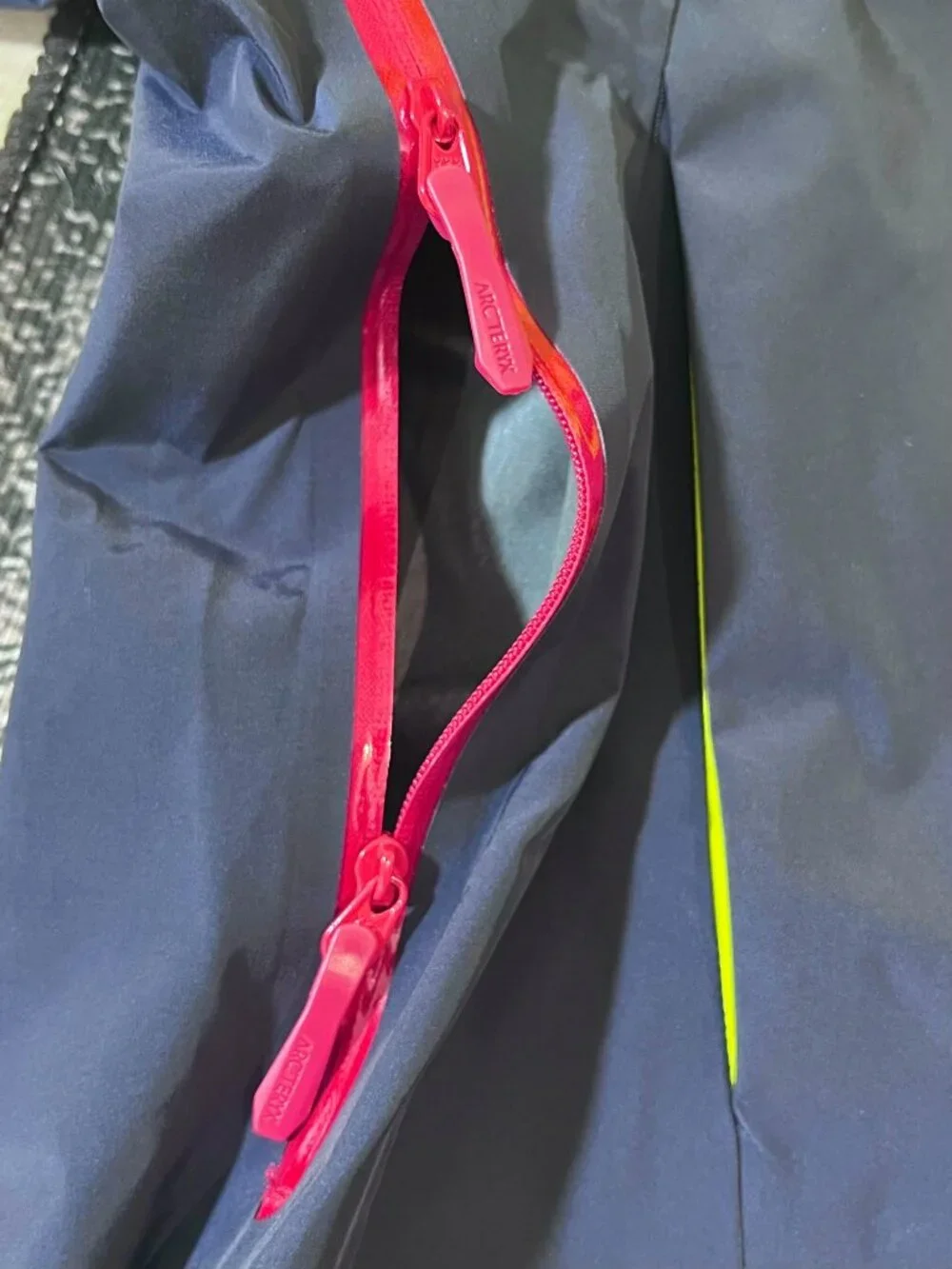 Arc'teryx GORE‑TEX Hard Shell Hooded Jacket Colorblock Yellow Navy Red XL